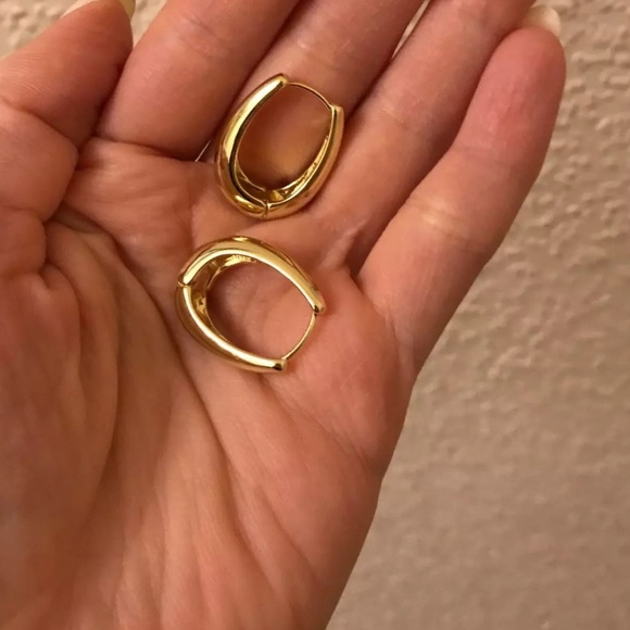 Gold Small Hoop Earrings - Picture 4 of 5